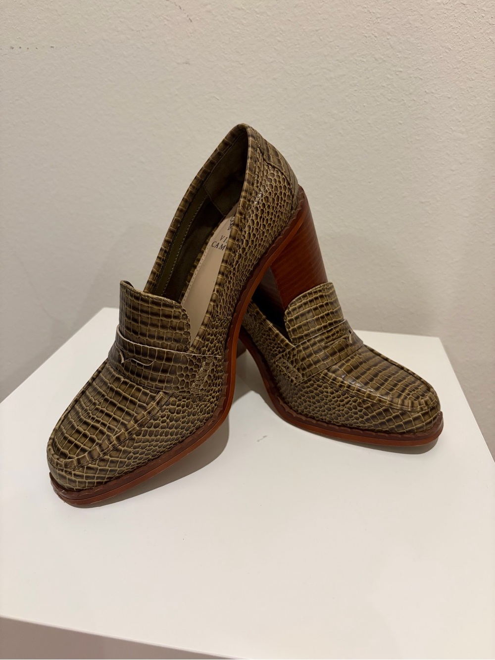 Vince Camuto Croc-Print Statement Loafers | Size 7